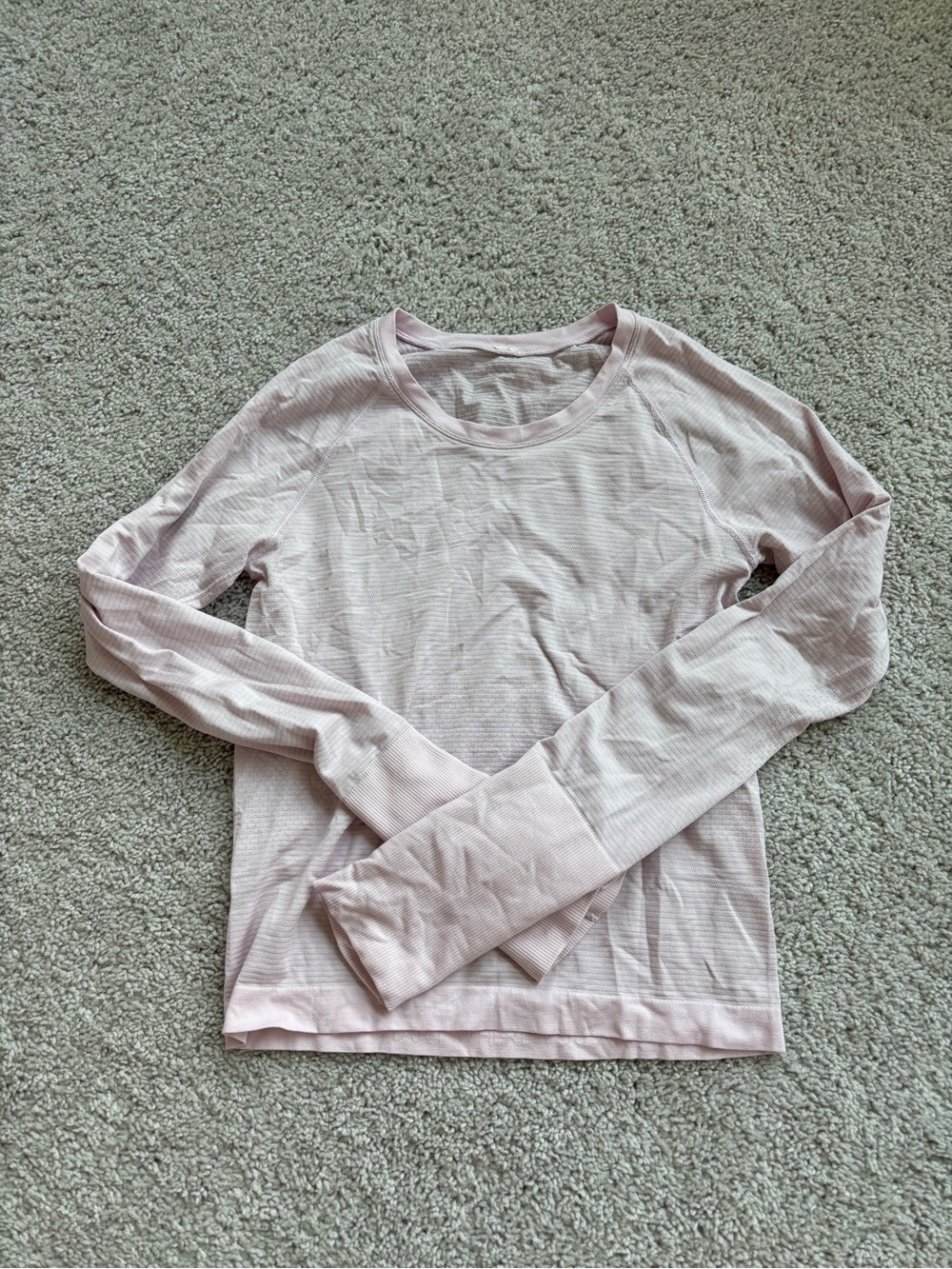 Lululemon bundle set (2 tops, sports 1 bra, 1 pair of shorts)